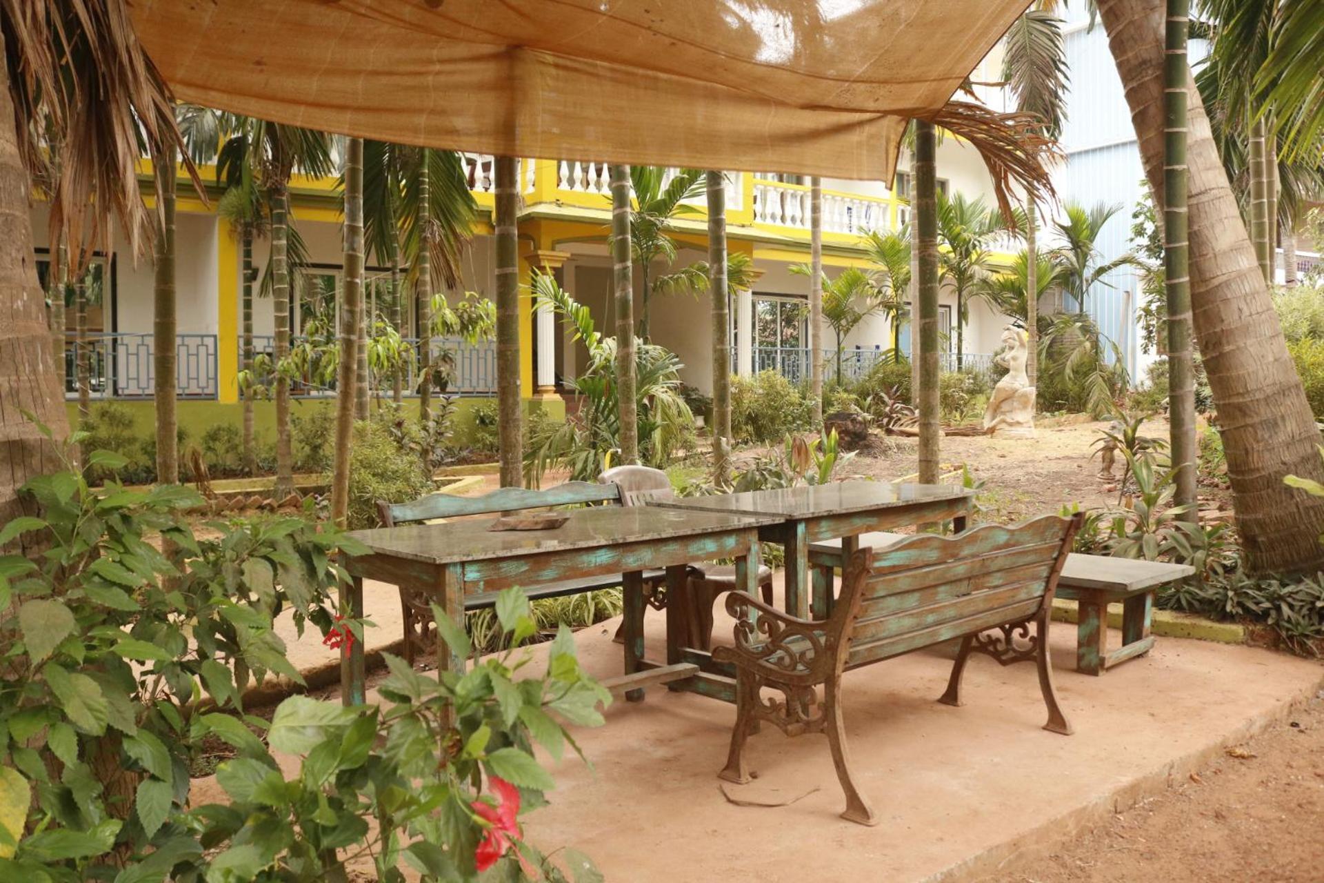 Lavish Exotic Hotel & Apartments Arambol Extérieur photo
